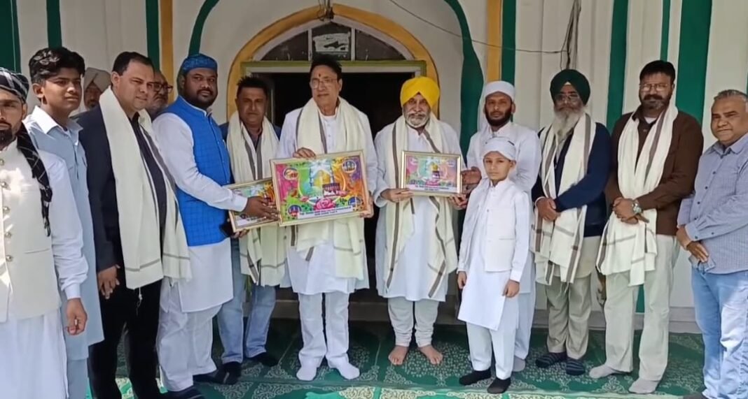 ईद-उल-फित्र त्योहार पर विधायक डॉ अजय गुप्ता ने मुस्लिम भाईचारे को दी बधाई ईद-उल-फित्र त्योहार पर विधायक डॉ अजय गुप्ता ने मुस्लिम भाईचारे को दी बधाई