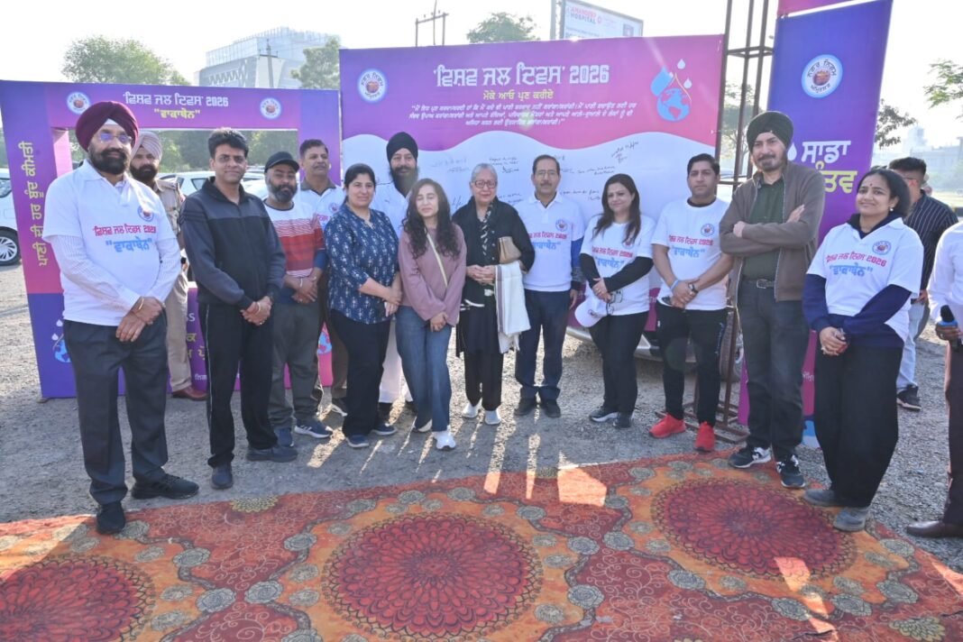 विश्व जल दिवस के अवसर पर आयोजित जागरूकता पदयात्रा को मेयर ने दी हरी झंडी विश्व जल दिवस के अवसर पर आयोजित जागरूकता पदयात्रा को मेयर ने दी हरी झंडी