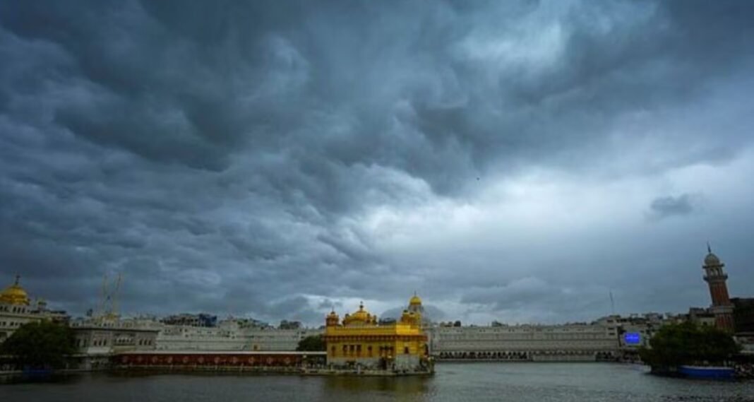 Weather Update :अमृतसर में बारिश और ओलावृष्टि Weather Update :अमृतसर में बारिश और ओलावृष्टि