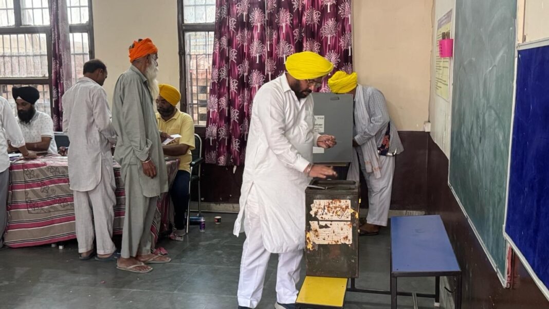 कुल मतदान 63.5 प्रतिशत रहा , वोटों की गिनती 29 मई को कुल मतदान 63.5 प्रतिशत रहा , वोटों की गिनती 29 मई को