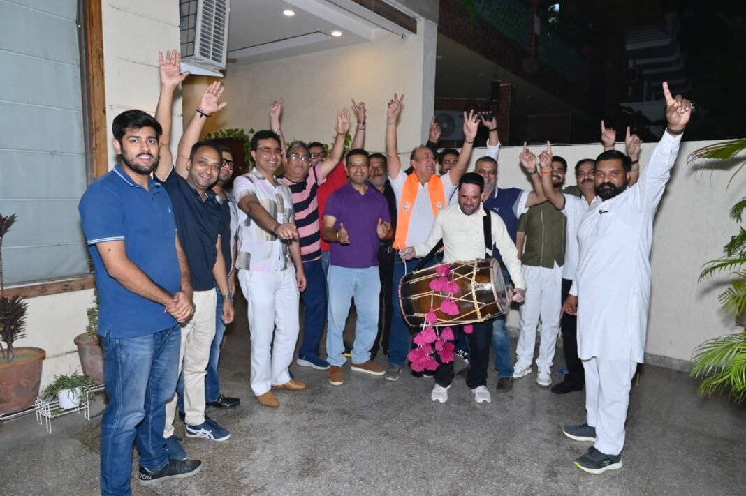 भाजपा में पप्पू महाजन का बढ़ा कद, पंजाब इंडस्ट्रियल सेल की कमान सौंपी भाजपा में पप्पू महाजन का बढ़ा कद, पंजाब इंडस्ट्रियल सेल की कमान सौंपी